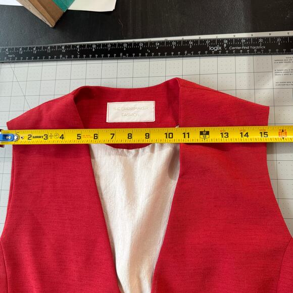 Vintage 90s Tailored Texture: Red Linen Blend Longline Vest - Quiet Confidence! - Picture 13 of 16